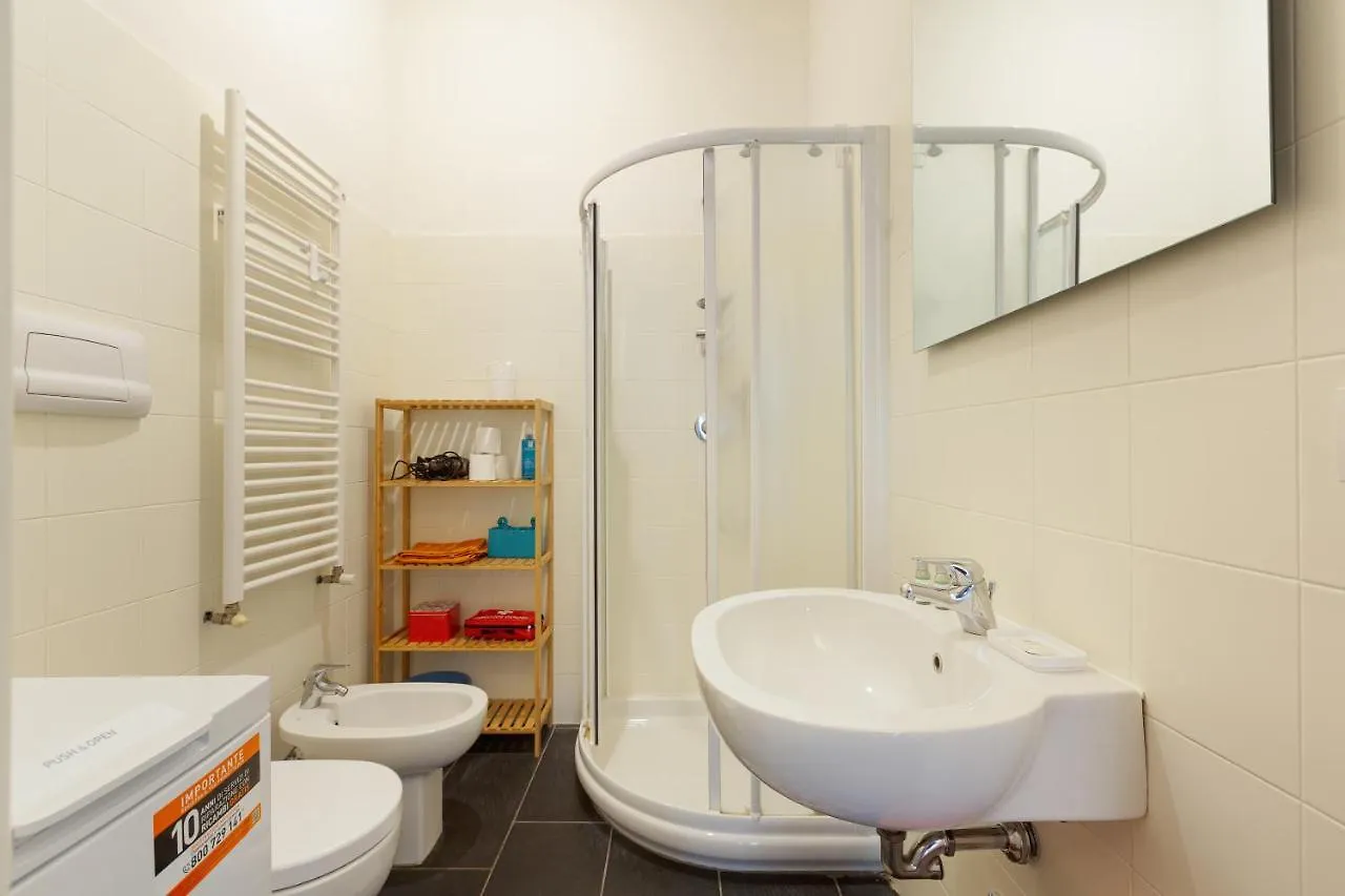 Guesthost - Industrial Design Apt Near M4 Tolstoj Milan Apartment