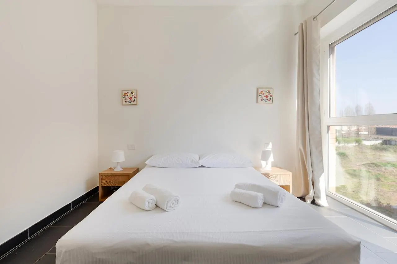 Guesthost - Industrial Design Apt Near M4 Tolstoj Milan Apartment