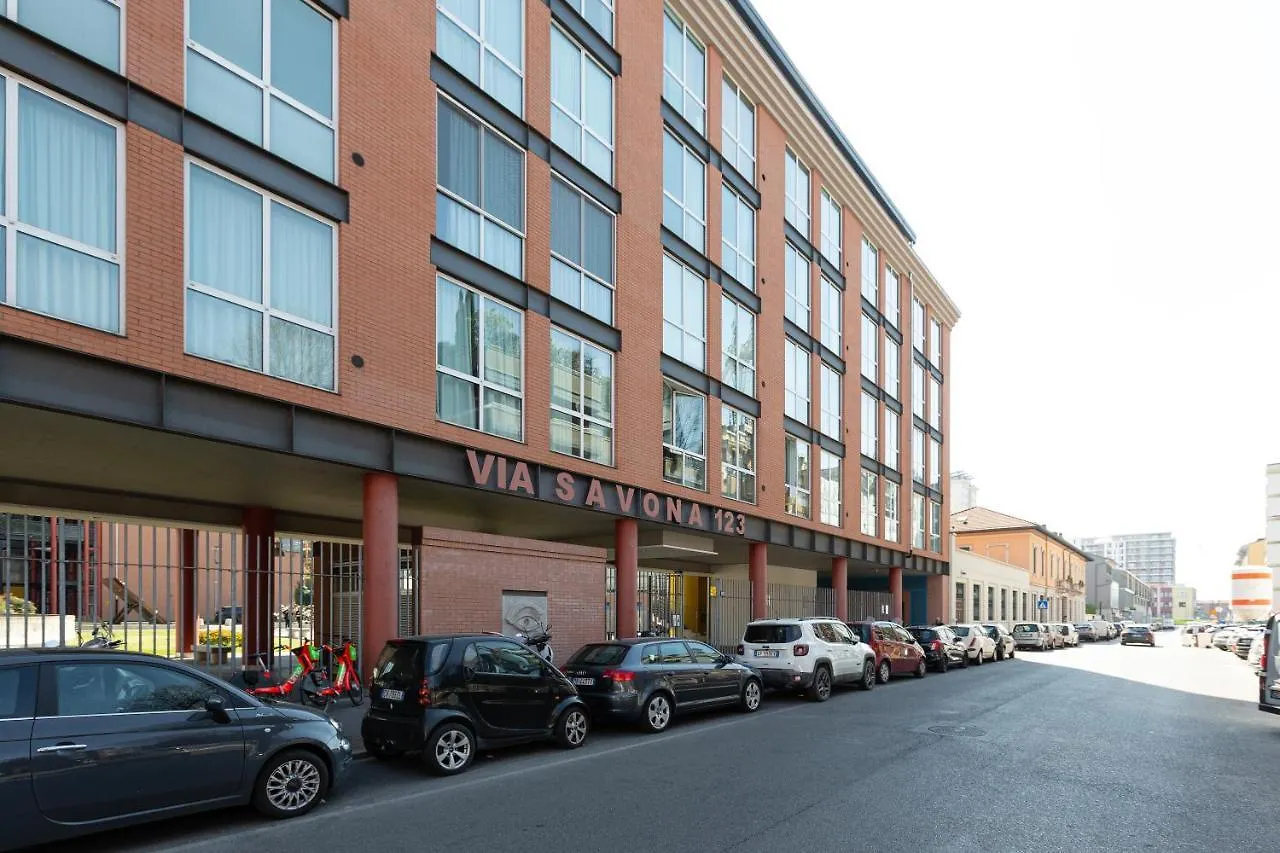 Guesthost - Industrial Design Apt Near M4 Tolstoj Milan 0*,