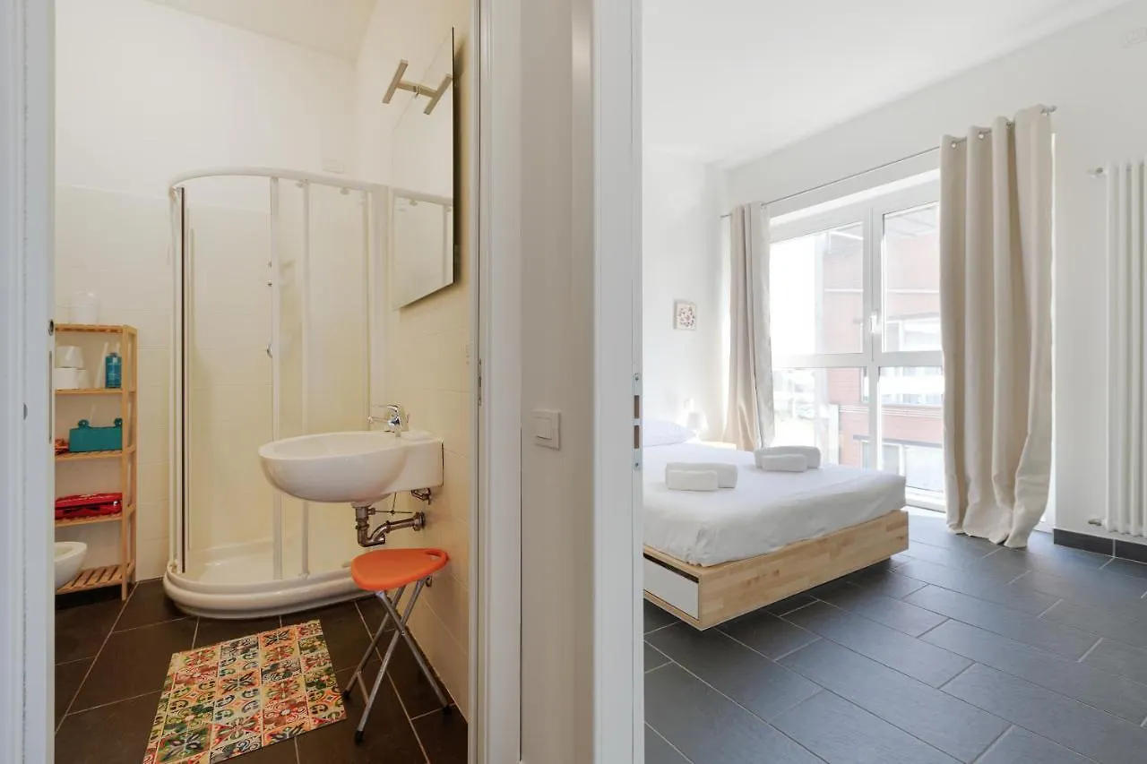 Apartment Guesthost - Industrial Design Apt Near M4 Tolstoj Milan